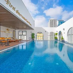 **** Hotel Golden Lotus - Rooftop Bar Sea View Vietnam